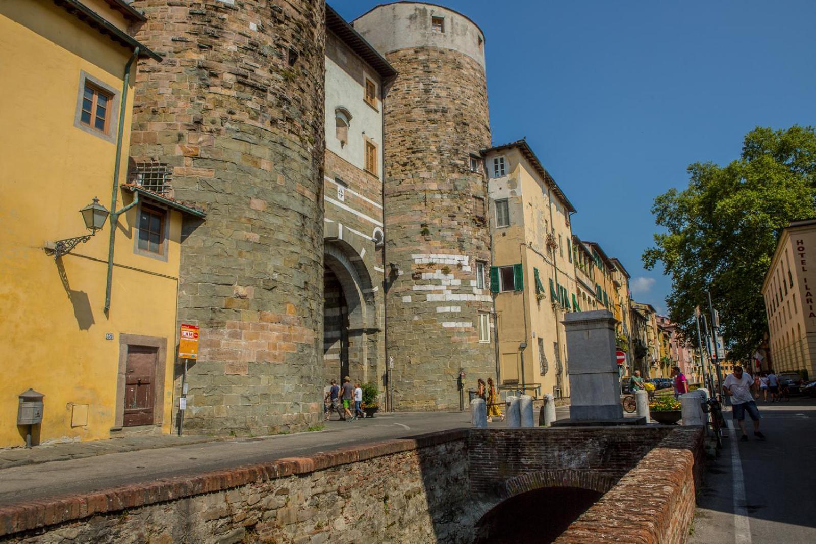 Alimenta Open Space City Center Lucca Exterior foto