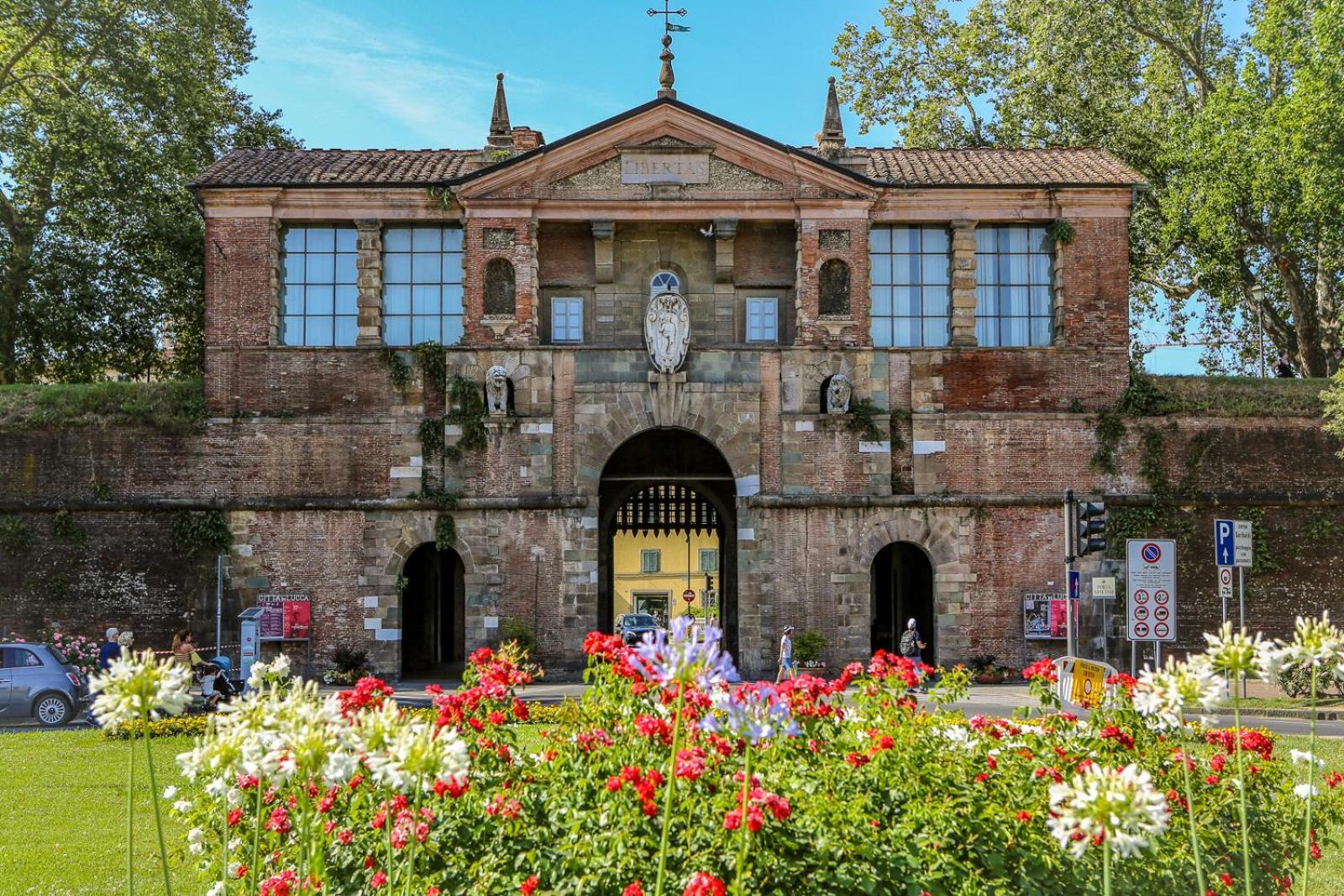 Alimenta Open Space City Center Lucca Exterior foto